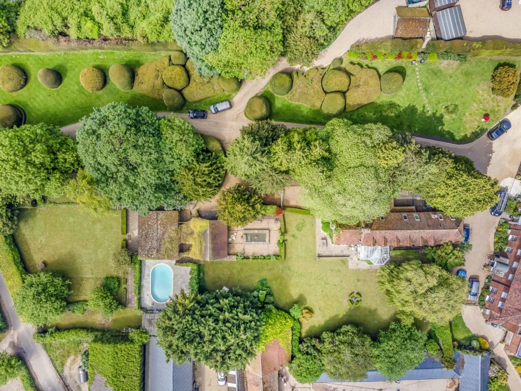 Additional property image - Sandridgebury Lane, Sandridgebury, St. Albans, Hertfordshire