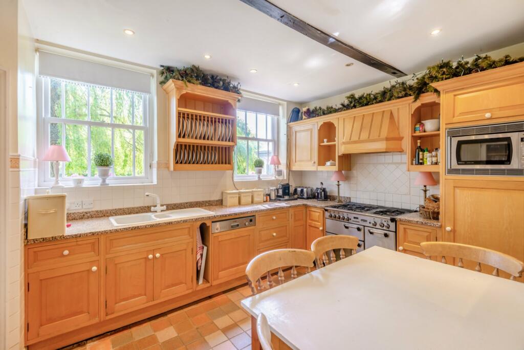 Additional property image - Sandridgebury Lane, Sandridgebury, St. Albans, Hertfordshire