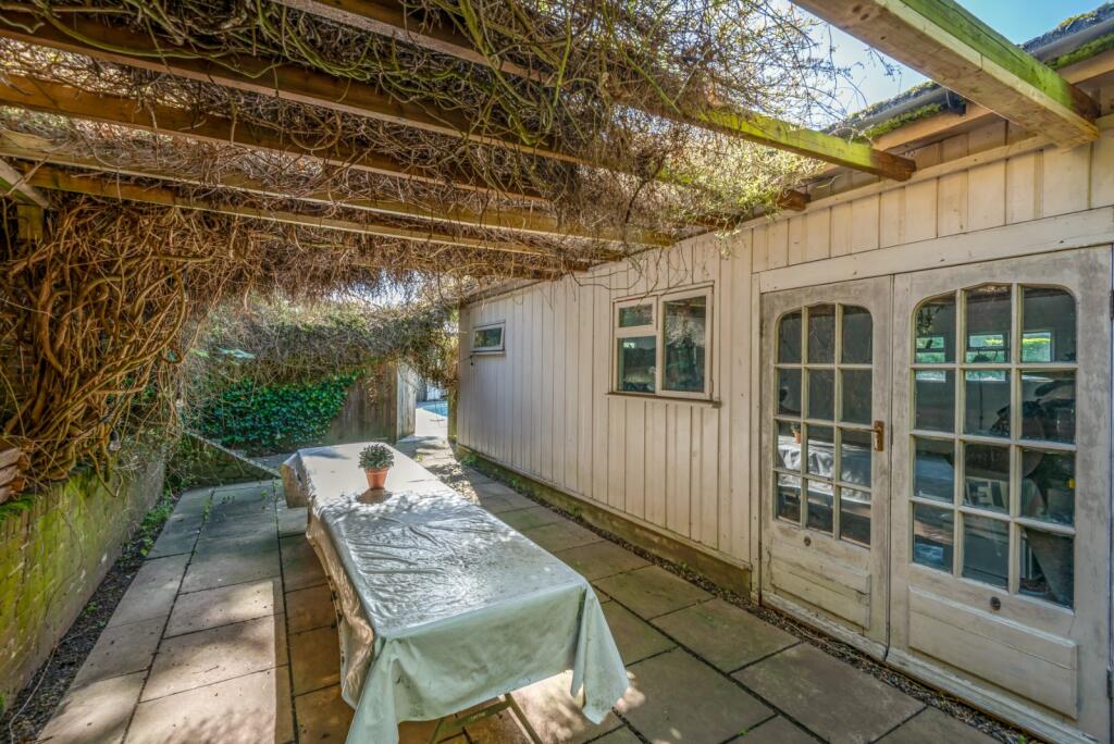 Additional property image - Sandridgebury Lane, Sandridgebury, St. Albans, Hertfordshire