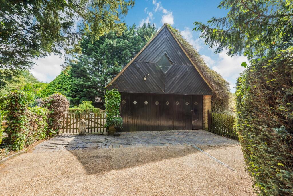 Additional property image - Sandridgebury Lane, Sandridgebury, St. Albans, Hertfordshire