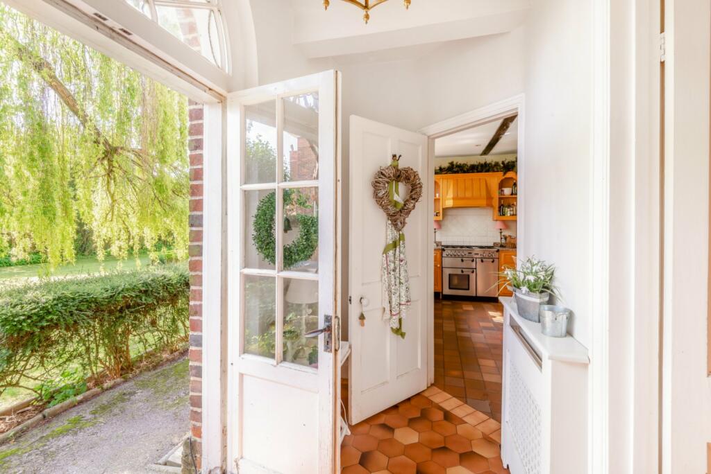 Additional property image - Sandridgebury Lane, Sandridgebury, St. Albans, Hertfordshire