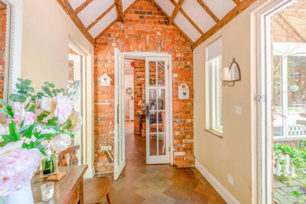 Additional property image - Sandridgebury Lane, Sandridgebury, St. Albans, Hertfordshire