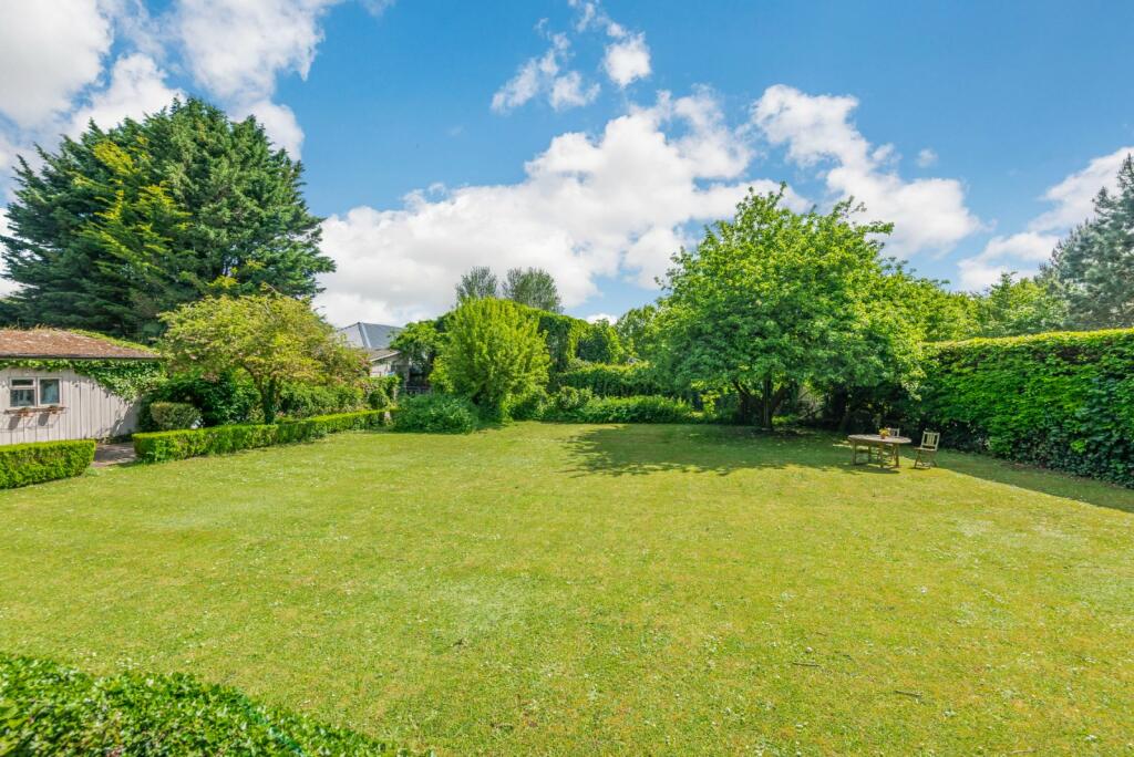 Additional property image - Sandridgebury Lane, Sandridgebury, St. Albans, Hertfordshire