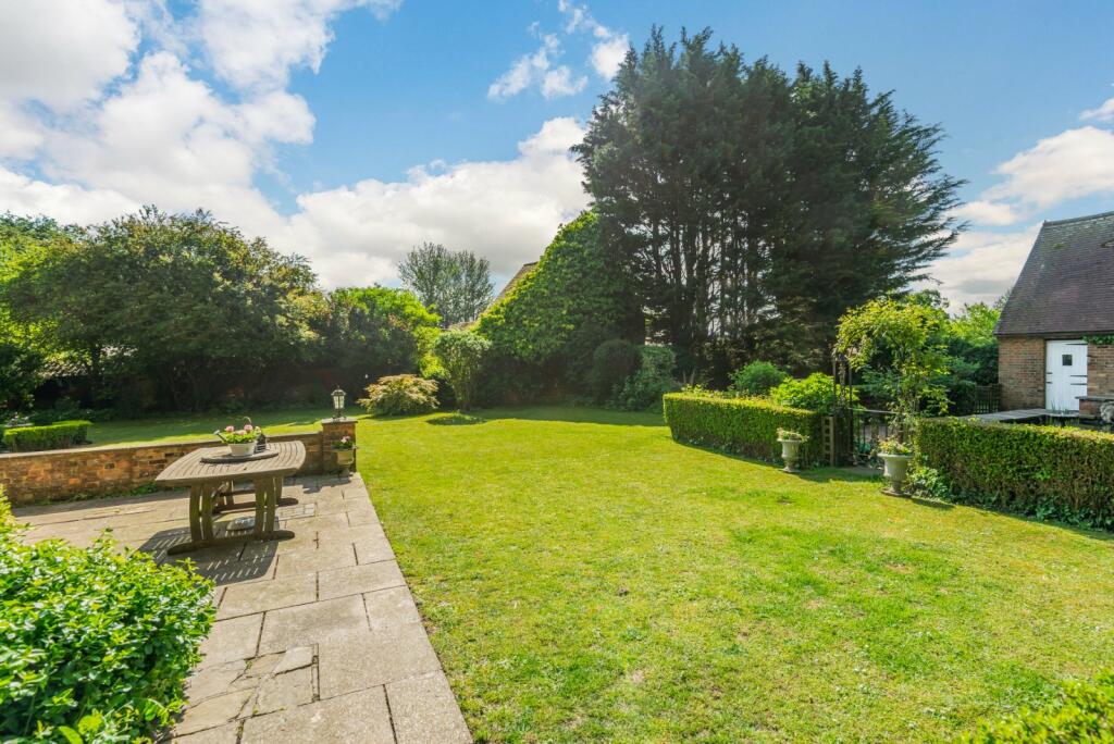 Additional property image - Sandridgebury Lane, Sandridgebury, St. Albans, Hertfordshire
