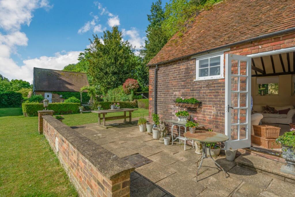 Additional property image - Sandridgebury Lane, Sandridgebury, St. Albans, Hertfordshire