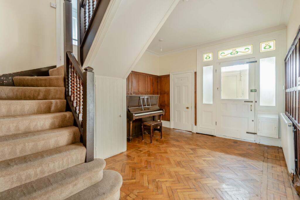 Additional property image - Avenue Road, St. Albans, Hertfordshire