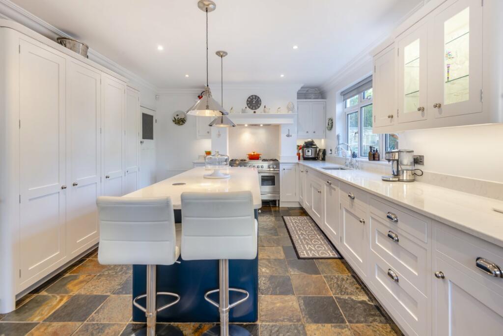 Additional property image - Park Street Lane, Park Street, St. Albans, Hertfordshire