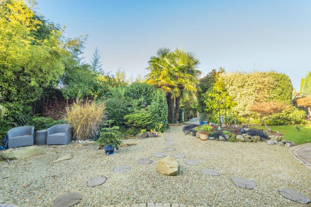 Additional property image - Park Street Lane, Park Street, St. Albans, Hertfordshire