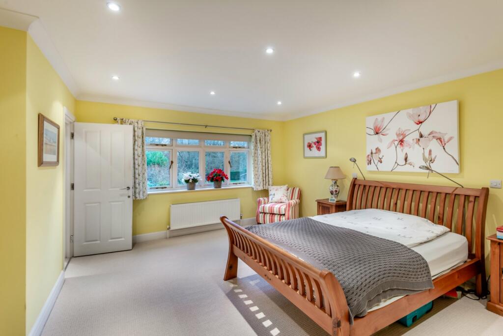 Additional property image - Homewood Road, St. Albans, Hertfordshire