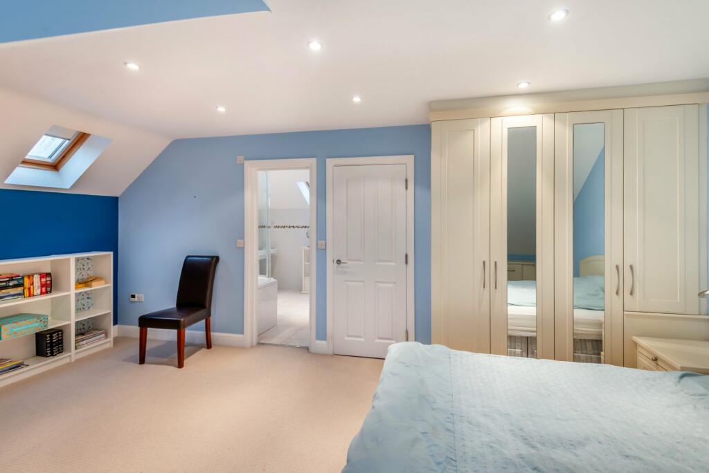 Additional property image - Homewood Road, St. Albans, Hertfordshire