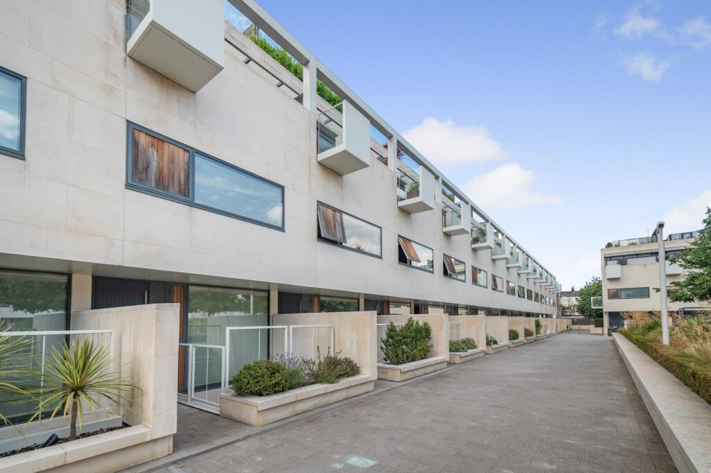 Main image of property: Gabriel Square, St. Albans, Hertfordshire