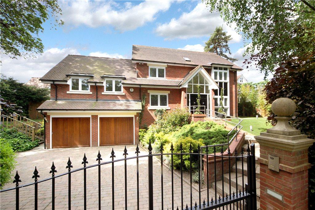 6 bedroom detached house for sale in King Harry Lane, St. Albans
