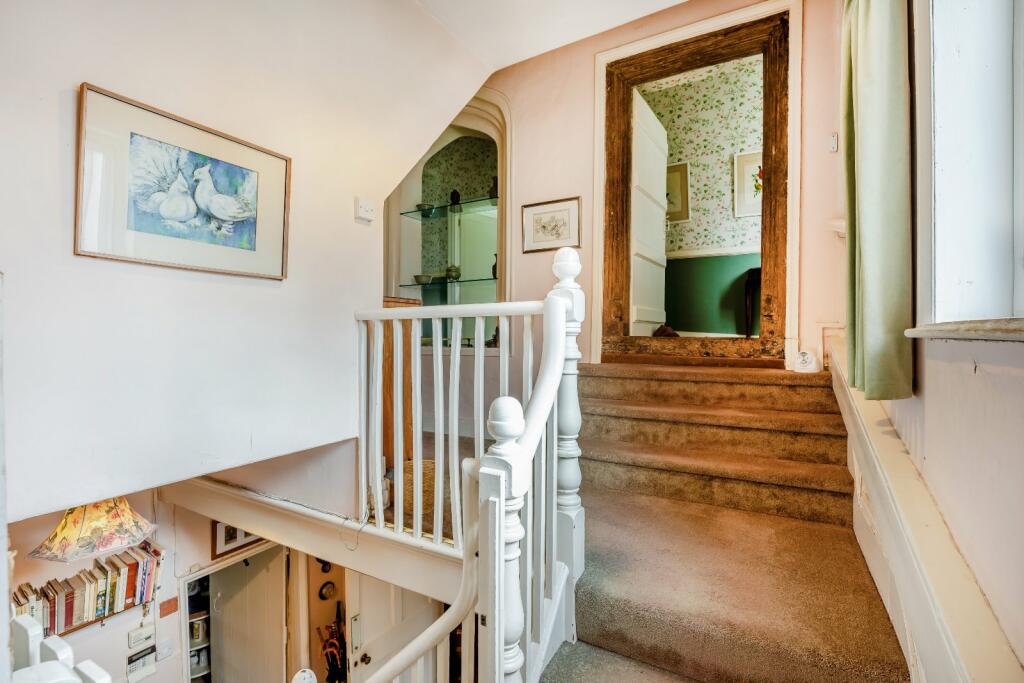 6 bedroom detached house for sale in Goldwell Lane, Aldington, Kent, TN25