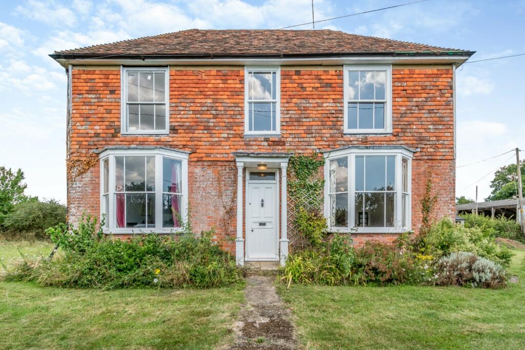 4 bedroom detached house for sale in Bethersden Road, Bethersden, Kent