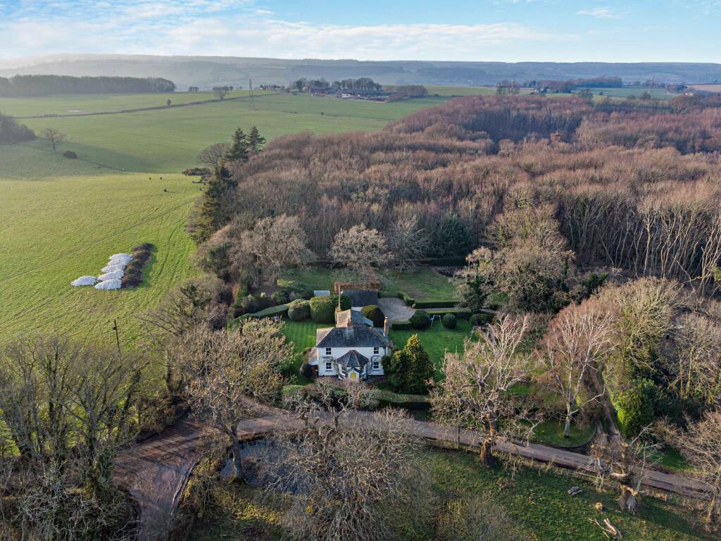 4 bedroom detached house for sale in Acrise, Folkestone, Kent, CT18