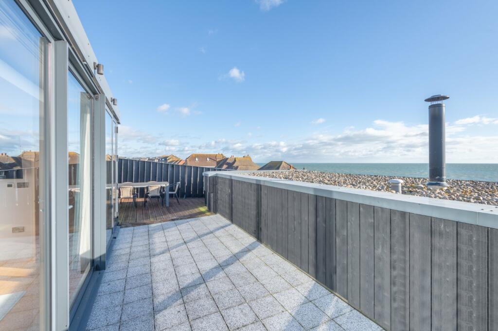 Additional property image - Bay, 98 St Leonards Road, Hythe, Kent