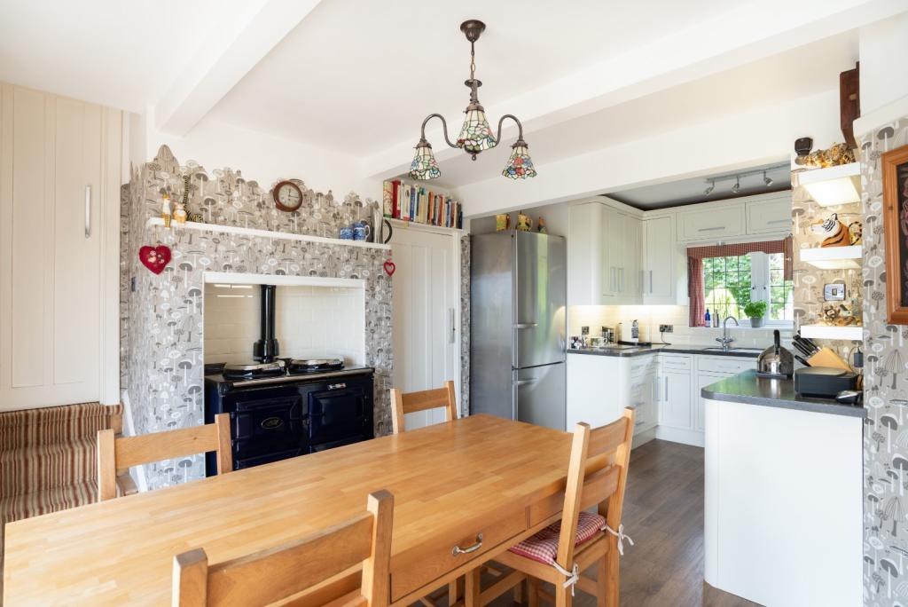 5 bedroom detached house for sale in St Margarets Road, St Margarets