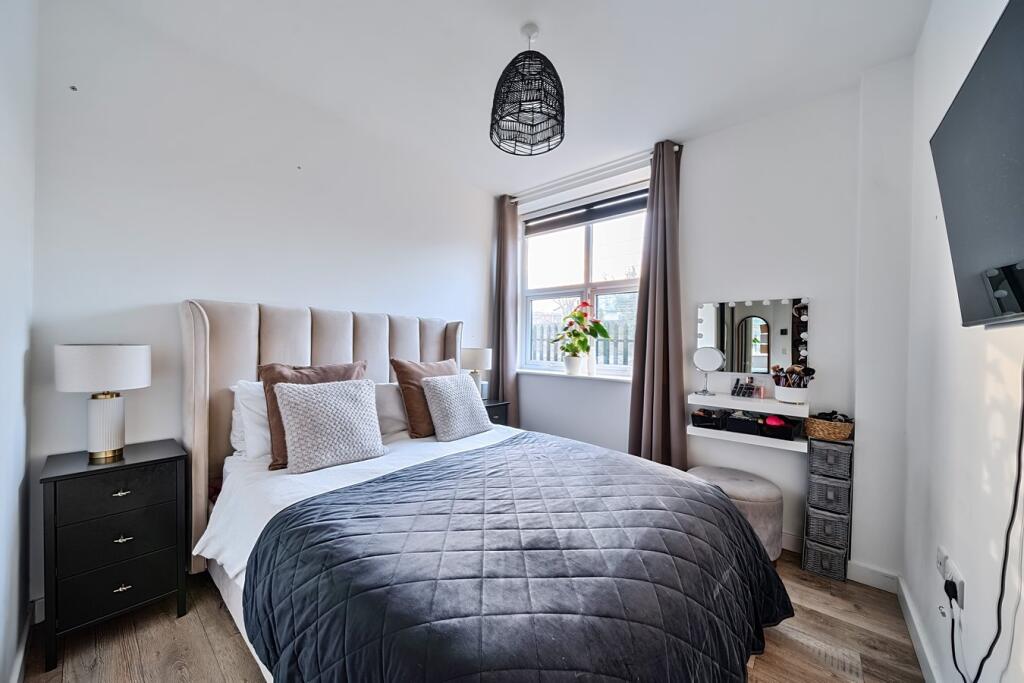 Additional property image - Great North Road, Hatfield, AL9