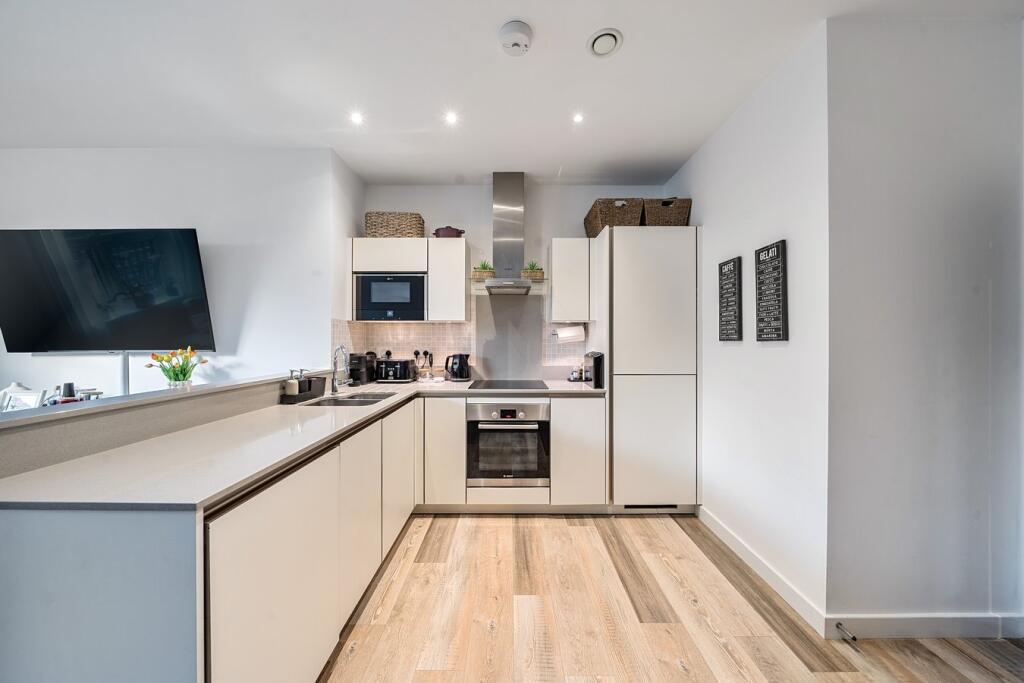 Additional property image - Great North Road, Hatfield, AL9
