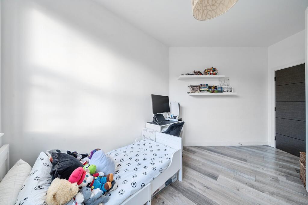 Additional property image - Great North Road, Hatfield, AL9