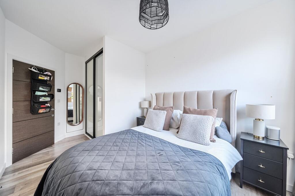 Additional property image - Great North Road, Hatfield, AL9