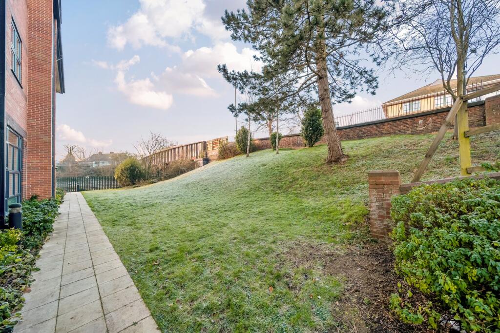 Additional property image - Great North Road, Hatfield, AL9