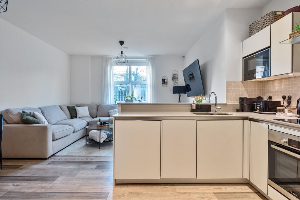 Additional property image - Great North Road, Hatfield, AL9