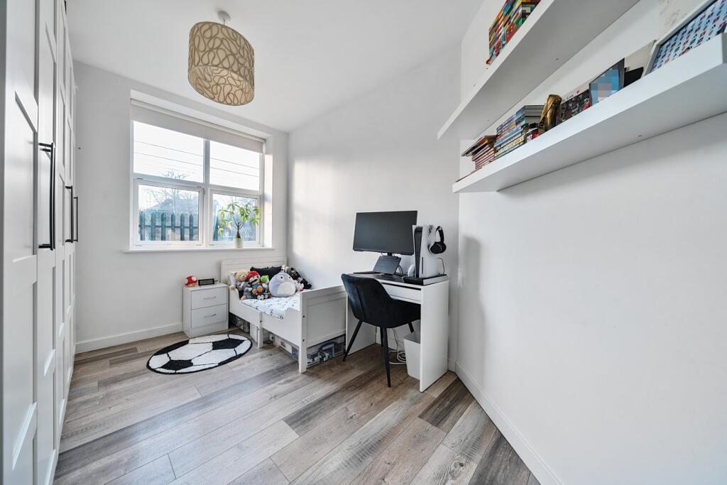 Additional property image - Great North Road, Hatfield, AL9