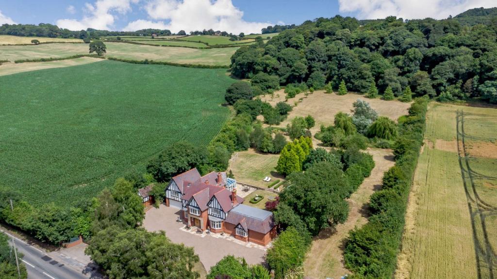 5 bedroom detached house for sale in Duckington, Malpas, Cheshire, SY14