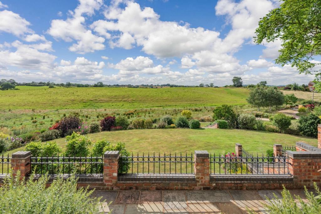 6 bedroom detached house for sale in Bickley Town Lane, Malpas