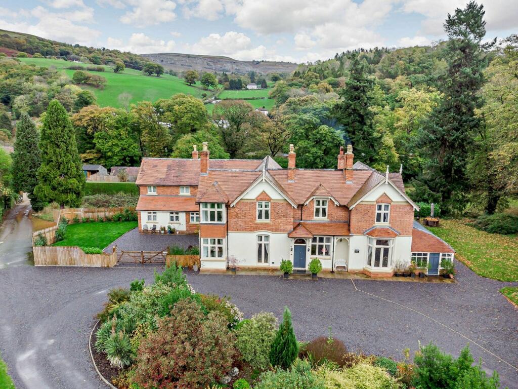 Equestrian facility for sale in Berwyn Road, Llangollen, LL20