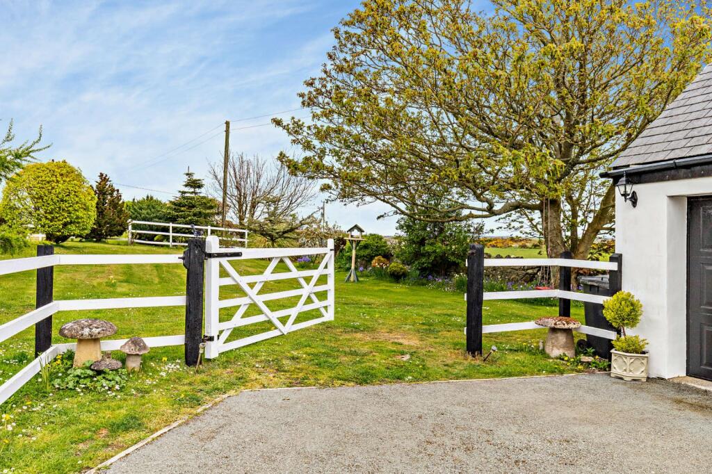 4 bedroom detached house for sale in Llanfair Yn Neubwll, Holyhead