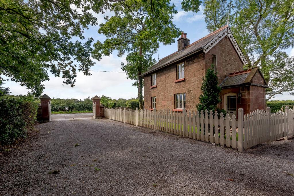 7 bedroom detached house for sale in Brimstage Road, Higher Bebington