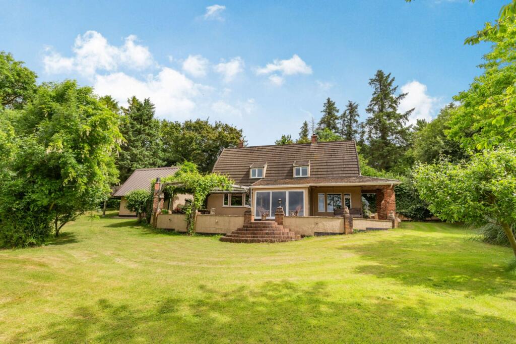 3 bedroom detached house for sale in Rewe, Exeter, EX5