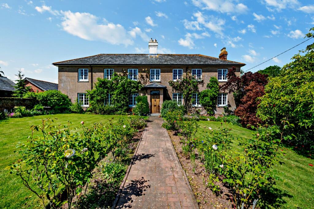 7 bedroom detached house for sale in Aylesbeare, Exeter, Devon, EX5