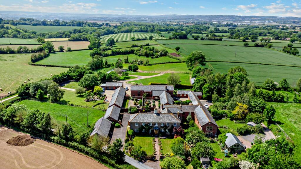7 bedroom detached house for sale in Aylesbeare, Exeter, Devon, EX5