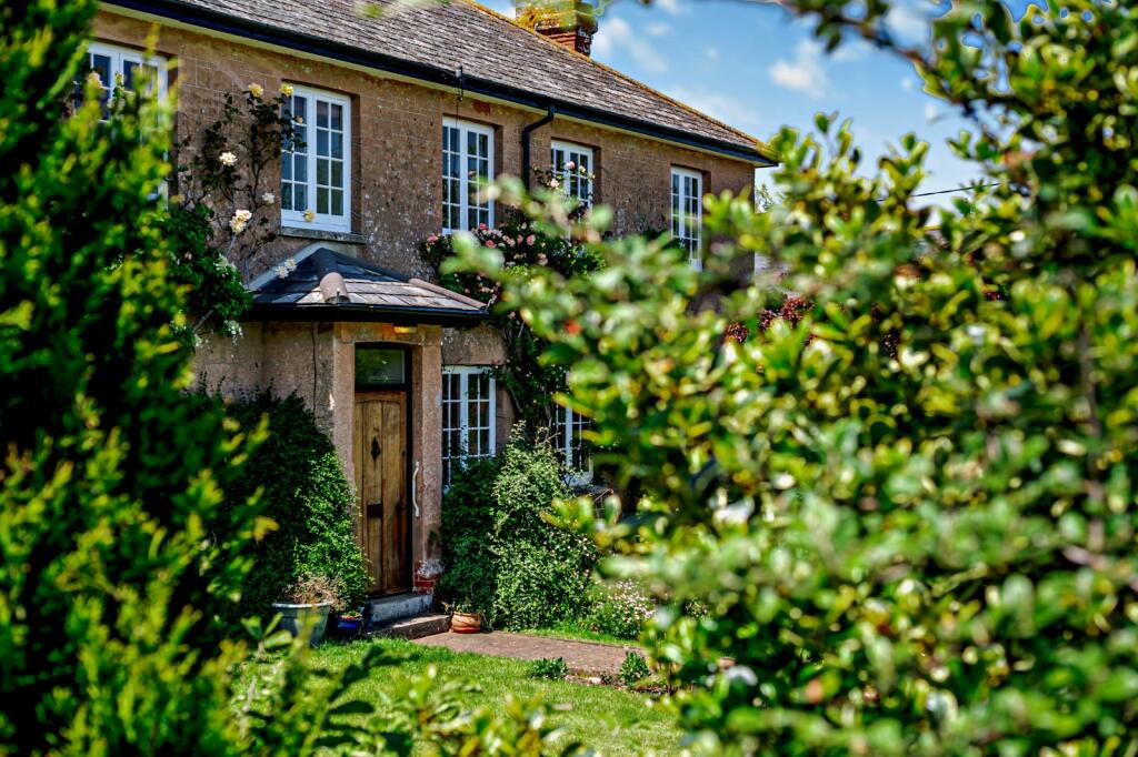 7 bedroom detached house for sale in Aylesbeare, Exeter, Devon, EX5