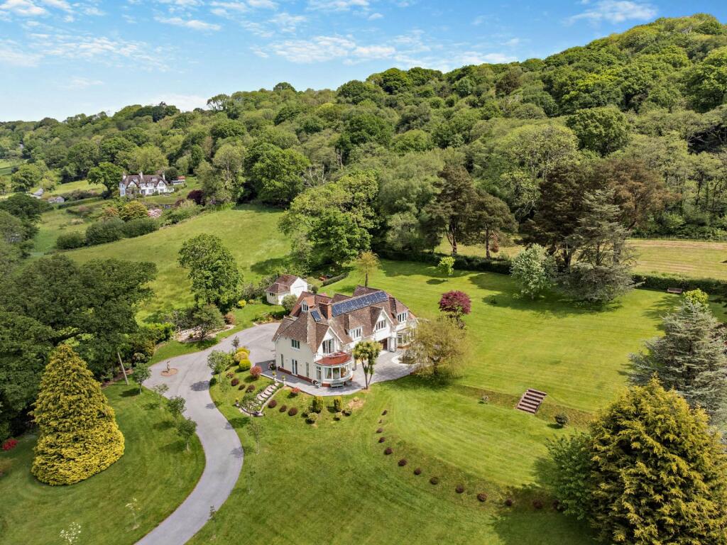 4 bedroom detached house for sale in Sidbury Hill, Sidbury, Sidmouth