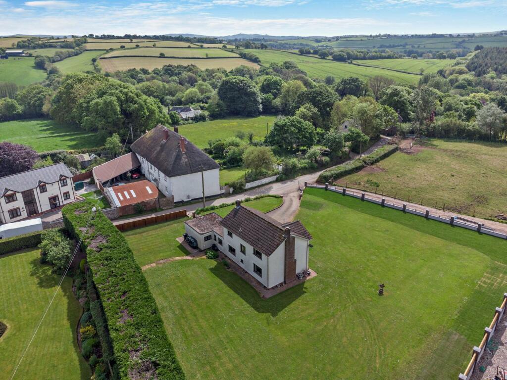 3 bedroom detached house for sale in Morchard Crediton, Devon, EX17