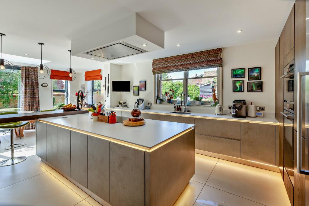Additional property image - Springfield Road, Chelmsford, Essex