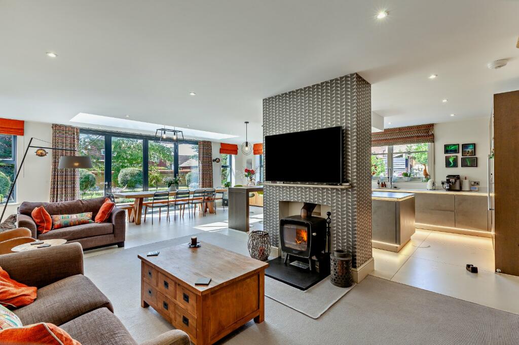 Additional property image - Springfield Road, Chelmsford, Essex