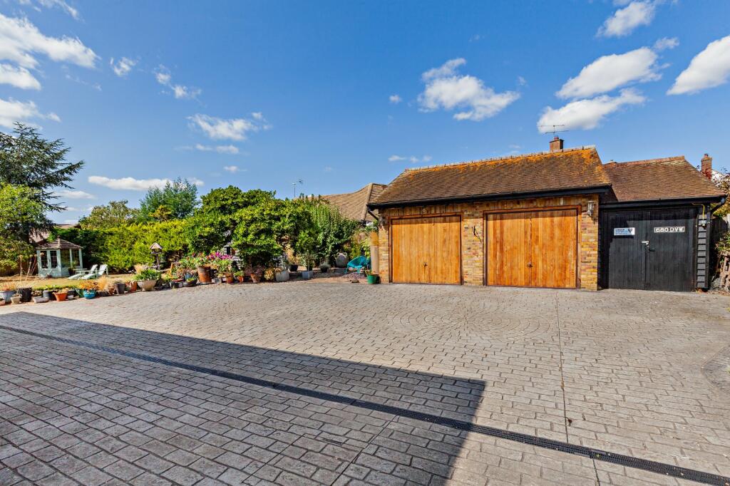 Additional property image - Springfield Road, Chelmsford, Essex