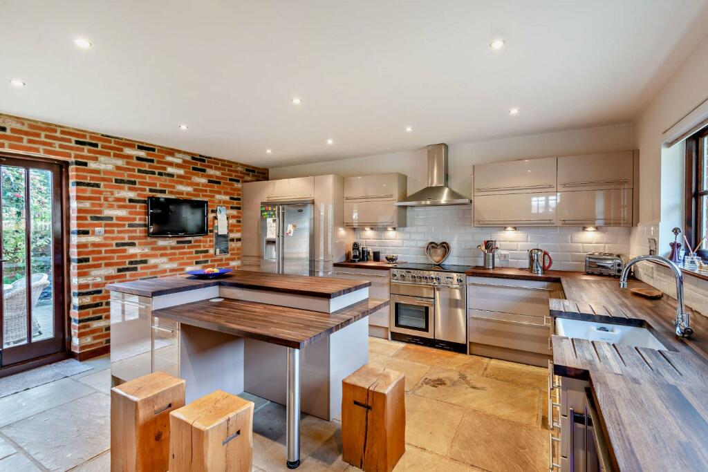 Additional property image - School Road, Stanford Rivers, Ongar, Essex