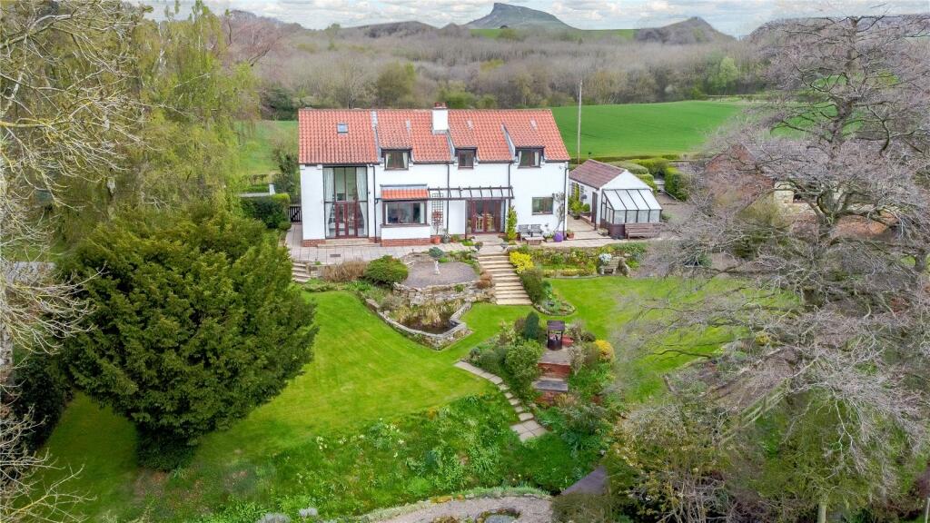 5 bedroom detached house for sale in Dikes Lane, Great Ayton
