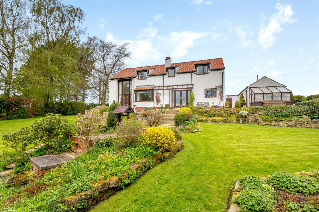 5 bedroom detached house for sale in Dikes Lane, Great Ayton