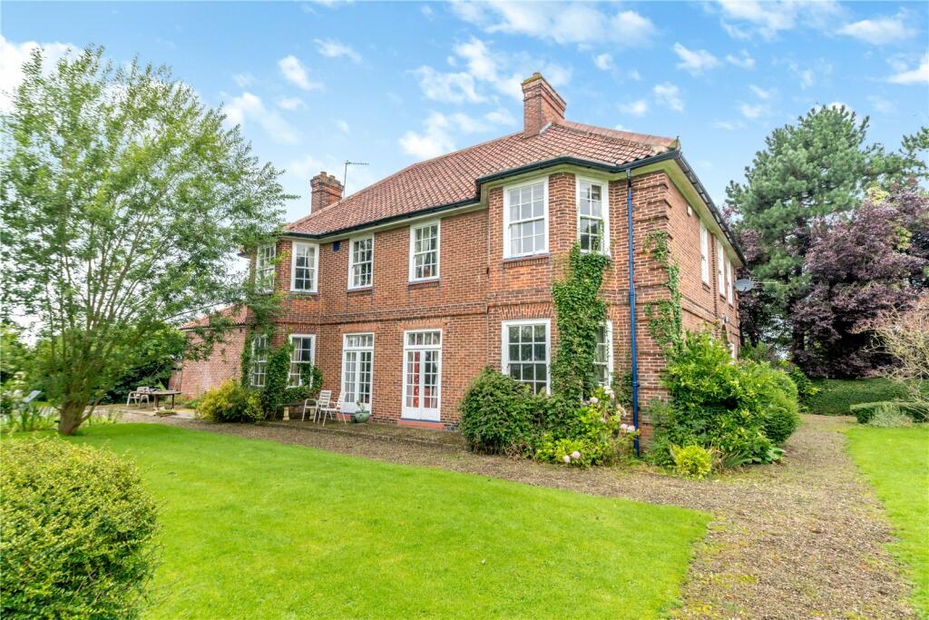 6 bedroom detached house for sale in Newsham, Thirsk, North Yorkshire, YO7
