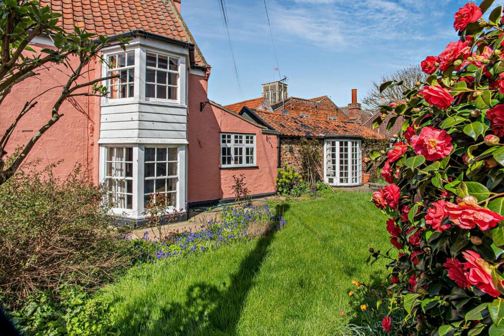 3 bedroom detached house for sale in Victoria Street, Southwold