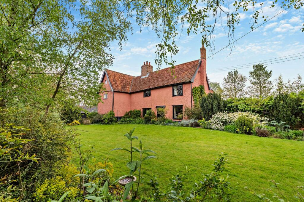 5 bedroom detached house for sale in Laxfield Road, Cratfield