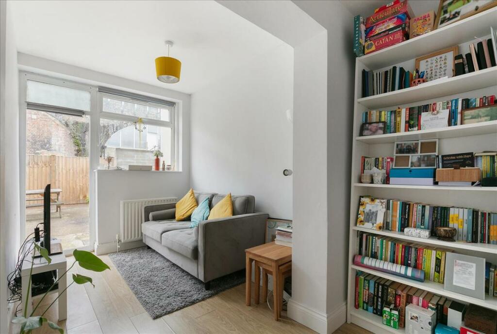 1 bedroom flat for sale in Wadham Road, Putney, London, SW15