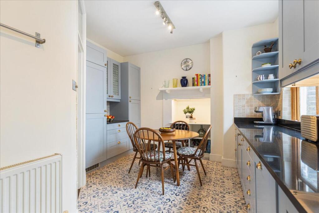 Main image of property: Waldemar Avenue Mansions, Waldemar Avenue, London, SW6